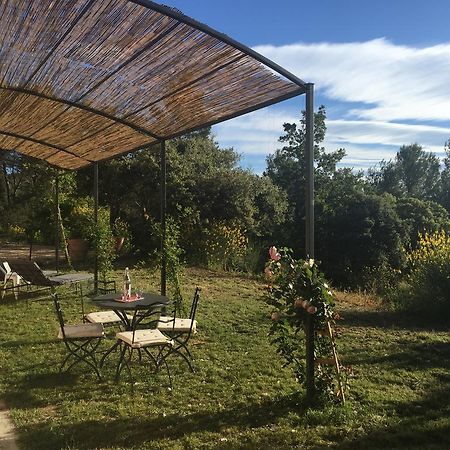 Le Gite Des Cadieres Apartment Evenos Екстериор снимка
