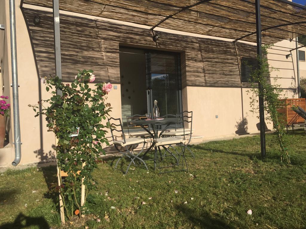 Le Gite Des Cadieres Apartment Evenos Екстериор снимка