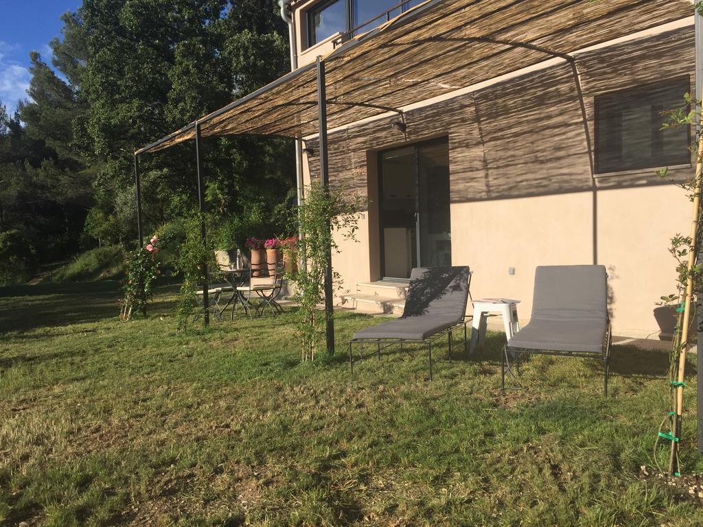Le Gite Des Cadieres Apartment Evenos Екстериор снимка